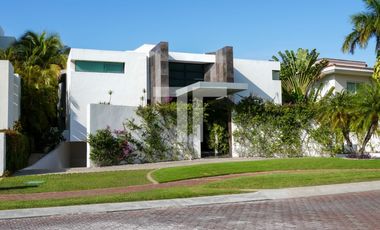 Casa en renta de 4 recámaras en Isla Bonita Zona Hotelera Cancún