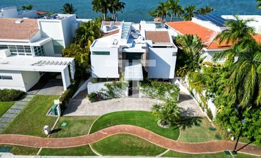 Casa en renta de 4 recámaras en Isla Bonita Zona Hotelera Cancún