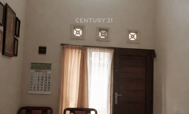 Rumah Di Berbah Dengan Lantai Granit Dan View Sawah