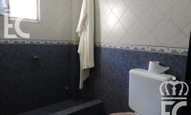 Venta - Casa para dos familias - 6 ambientes - Fondo libre -  Pileta - Parrilla - Lanús  Este