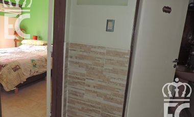 Venta - Casa para dos familias - 6 ambientes - Fondo libre -  Pileta - Parrilla - Lanús  Este