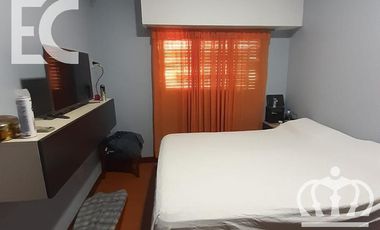 Venta - Casa para dos familias - 6 ambientes - Fondo libre -  Pileta - Parrilla - Lanús  Este