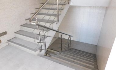 edificio en arriendo/venta en abajo. Cod A91050