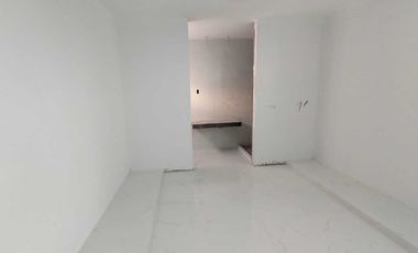 CASA EN VENTA NUEVA CON ALBERCA Y UNA REC. EN P.B. FRACC. LOMAS DIAMANTE