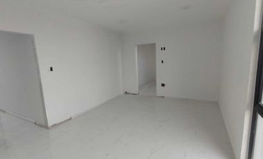 CASA EN VENTA NUEVA CON ALBERCA Y UNA REC. EN P.B. FRACC. LOMAS DIAMANTE