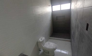 CASA EN VENTA NUEVA CON ALBERCA Y UNA REC. EN P.B. FRACC. LOMAS DIAMANTE