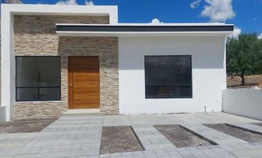 Estrena hermosa casa en venta de una planta en Juriquilla