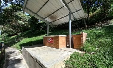 apartamento en arriendo en c.r parque central piso 5 sin ascensor. Cod A13855