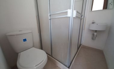 apartamento en arriendo en c.r parque central piso 5 sin ascensor. Cod A13855