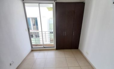 apartamento en arriendo en c.r parque central piso 5 sin ascensor. Cod A13855