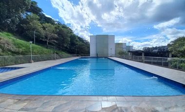 apartamento en arriendo en c.r parque central piso 5 sin ascensor. Cod A13855