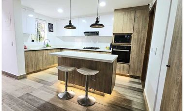 CASA EN VENTA EN EL POBLADO CASTROPOL