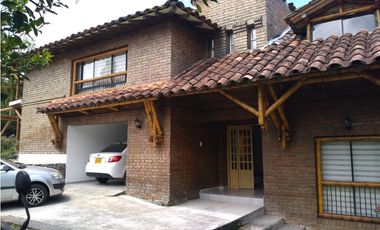 SE VENDE CASA CAMPESTRE EN CONJUNTO VIA ARMENIA
