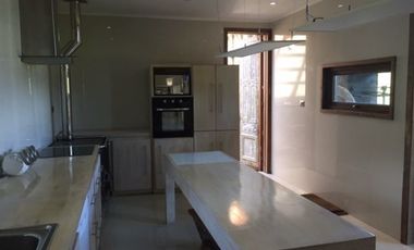 Casa Funcional y Minimalista - Loteo Alihuen Bahía Coique Lago Ranco