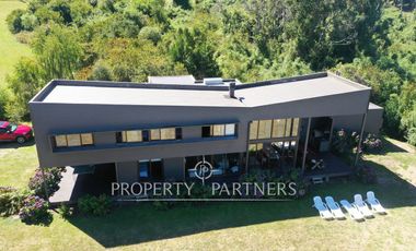 Casa Funcional y Minimalista - Loteo Alihuen Bahía Coique Lago Ranco