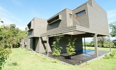 Casa Funcional y Minimalista - Loteo Alihuen Bahía Coique Lago Ranco