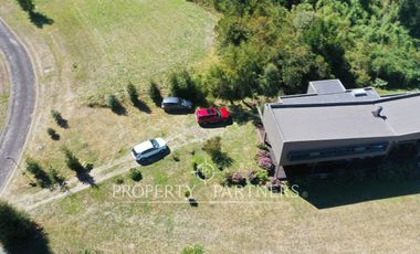 Casa Funcional y Minimalista - Loteo Alihuen Bahía Coique Lago Ranco