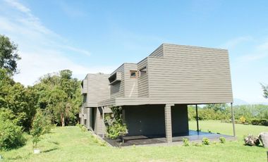 Casa Funcional y Minimalista - Loteo Alihuen Bahía Coique Lago Ranco