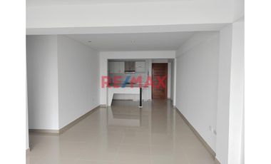 🌟 Tu Nuevo Hogar con la Mejor Vista de la Ciudad 🏡🌆

Descubre este moderno y espacioso departamento de 87 m² en el 7mo piso, ubicado en la exclusiva