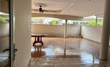 SE VENDE CASA EN CONDADO DEL REY $550,000