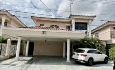 SE VENDE CASA EN CONDADO DEL REY $550,000