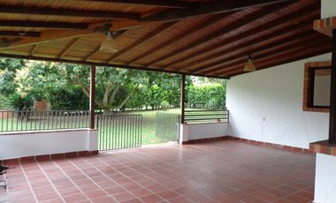 COD. 6204 - SE VENDE CASA CAMPESTRE - BARRIO: GUATIGUARA