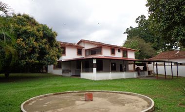 COD. 6204 - SE VENDE CASA CAMPESTRE - BARRIO: GUATIGUARA