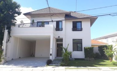 4 Bedrooms HOUSE and LOT FOR SALE in Verdana Homes, Ayala Alabang