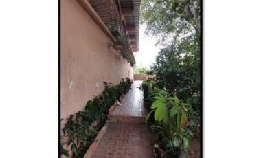 VENDO CASA AMPLIA EN LA CHORRERA GUADALUPE EL NAZARENO 4R