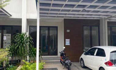 Disewakan Rumah Baru 2 Lantai Lokasi Strategis Dekat Mall & Toll