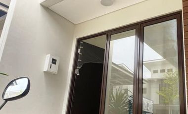 Disewakan Rumah Baru 2 Lantai Lokasi Strategis Dekat Mall & Toll