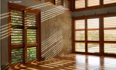 CASA DE MADERA  AMOBLADA EN 1.200M2 DE TERRENO GAMBOA