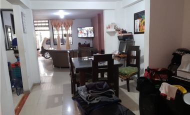 Se vende casa de dos pisos Barrio La Cosecha Palmira Valle Colombia