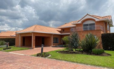 casa en arriendo en pueblo viejo. Cod A8408284