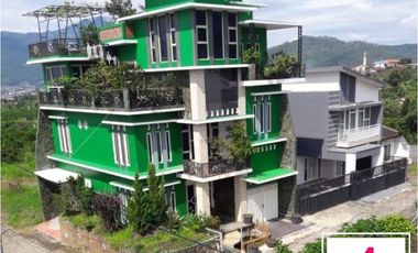 Rumah Villa 4 Lantai Luas 216 di Bumiaji kota Batu Malang