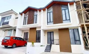 Bermuka dua tp bkn km, Viral Sariwangi Villa Bandung utara Cihanjuang
