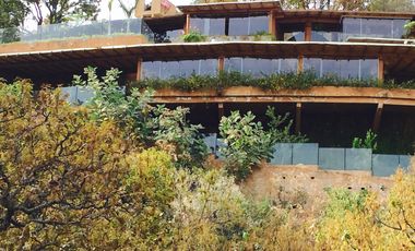 SE VENDE ESPECTACULAR CASA UBICADA EN VALLE DE BRAVO