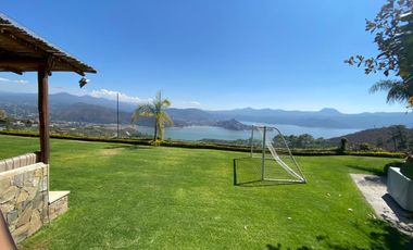 SE VENDE ESPECTACULAR CASA UBICADA EN VALLE DE BRAVO