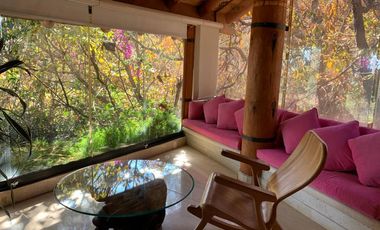 SE VENDE ESPECTACULAR CASA UBICADA EN VALLE DE BRAVO
