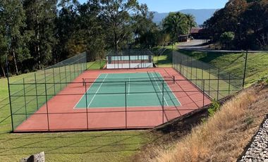 SE VENDE ESPECTACULAR CASA UBICADA EN VALLE DE BRAVO