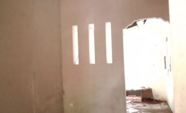 Jual Rumah Murah Butuh Renovasi Posisi Hook di Taman Victoria Sentul City