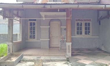 Jual Rumah Murah Butuh Renovasi Posisi Hook di Taman Victoria Sentul City