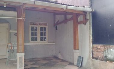 Jual Rumah Murah Butuh Renovasi Posisi Hook di Taman Victoria Sentul City