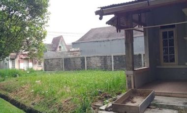 Jual Rumah Murah Butuh Renovasi Posisi Hook di Taman Victoria Sentul City