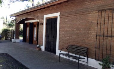 Casa Americana de Estilo en VENTA en Barrio Cerrado Parque Las Naciones.