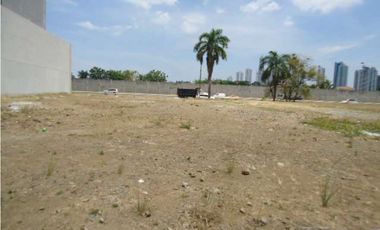 NEGOCIE TERRENO DE 1207 M2 EN SANTA MARA DISTRICT