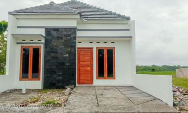 RUMAH TERLARIS DALAM PERUMAHAN DI PAJANGAN