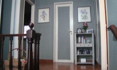 HERMOSO CHALET 2 PLANTAS.3 DORM.COCHERA 2 AUTOS.FDO Y QUINCHO.2CDRAS AV.ESPORA.CERCA EST.BURZACO