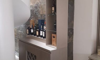 VENTA DE HERMOSA CASA BIFAMILIAR CON PISCINA Y VISTA AL LAGO EN SAMBORONDON