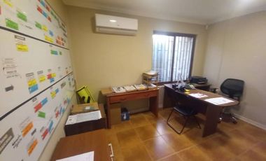 Arriendo excelente oficina comercial en sector Libertad Oriente